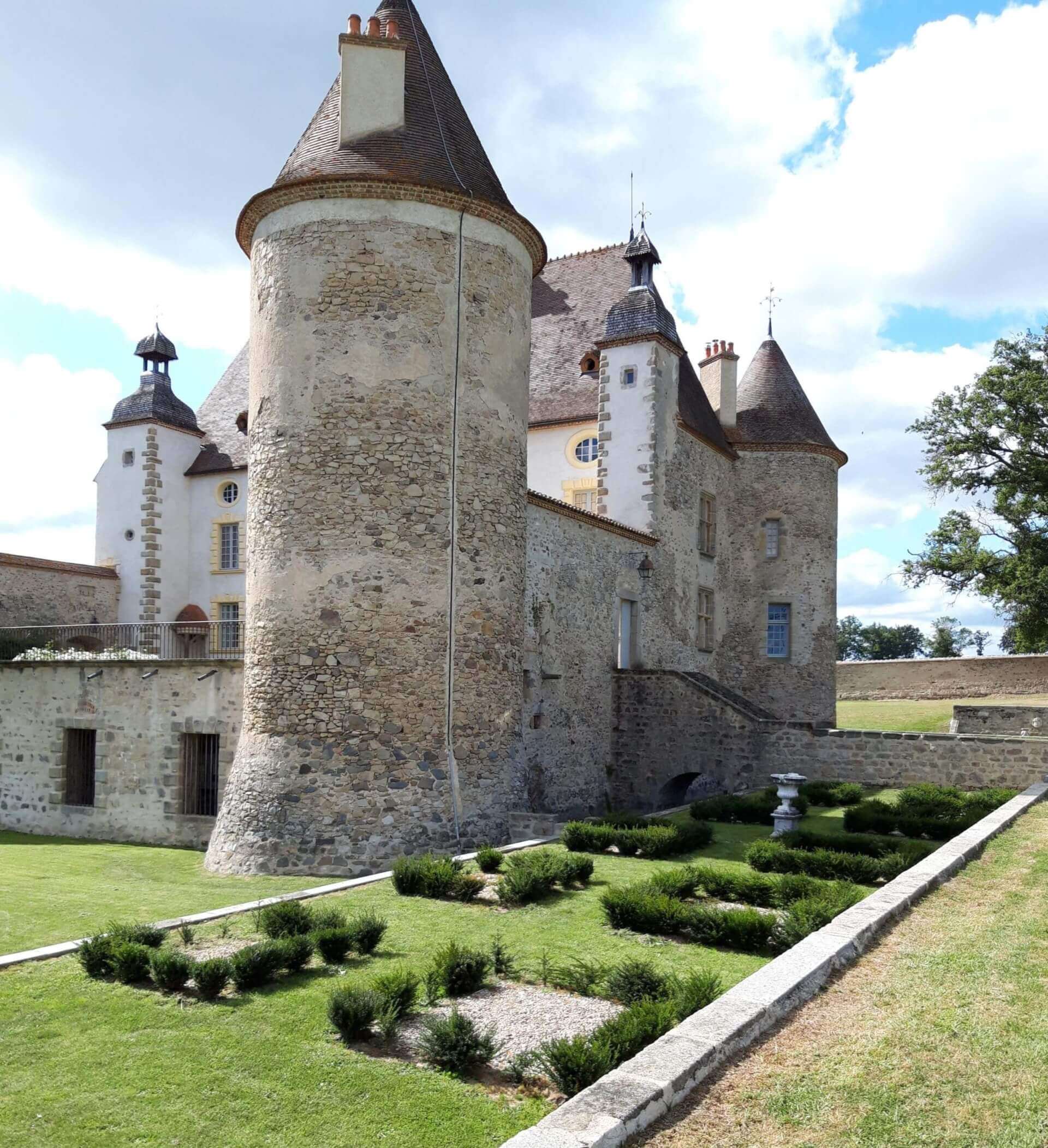 Britannicus: Château des Aix